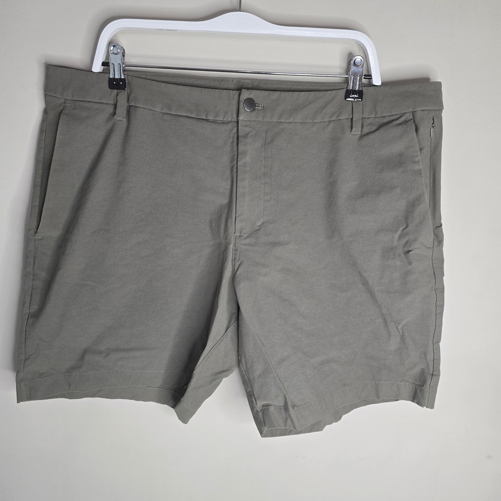 Lululemon Commission Short 7" Warpstreme Sage Grey Mens Size 40 Stretch Casual